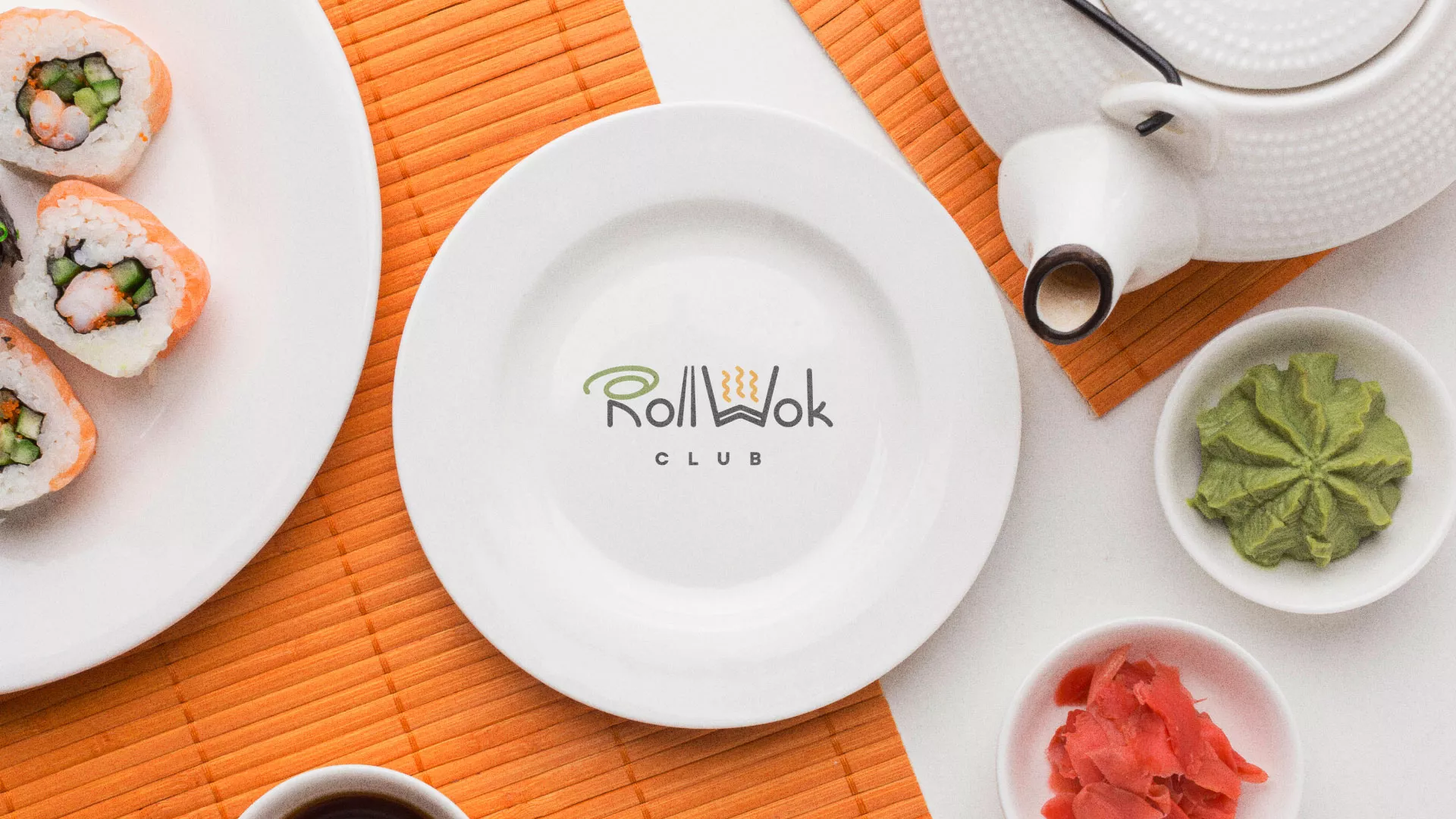 Разработка логотипа и фирменного стиля суши-бара «Roll Wok Club» в Семилуках